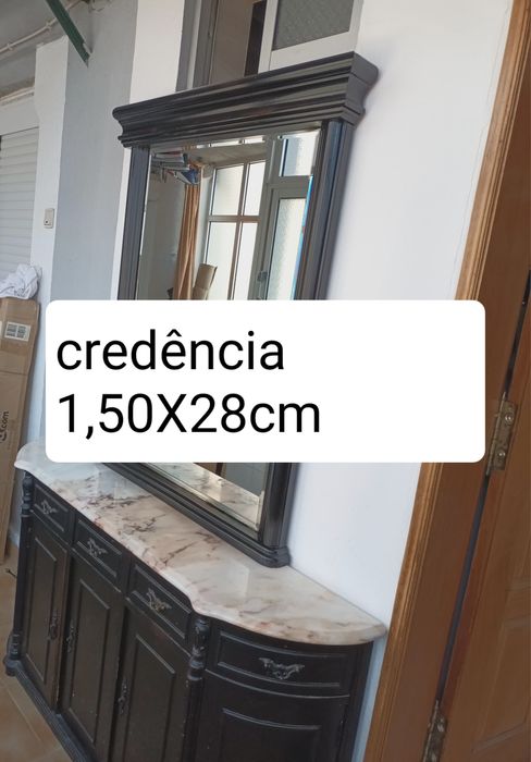 Credência com espelho