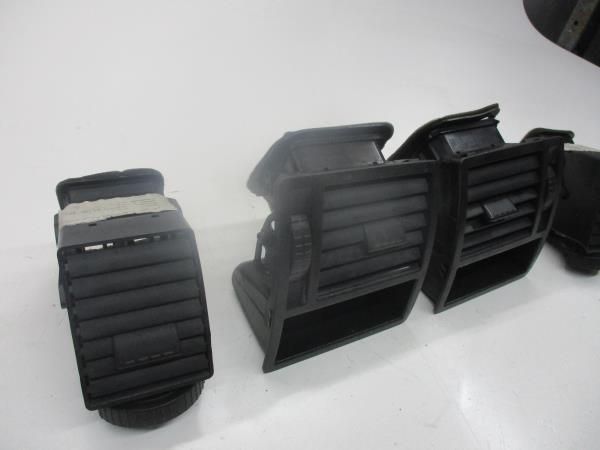 Difusor / saída de ar VOLKSWAGEN Transporter V (7HA, 7HH, 7EA, 7EH)