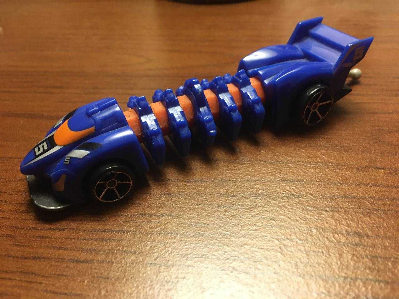 Hot Wheels Slithering Flexible Mutant Machines Flexforce 2013