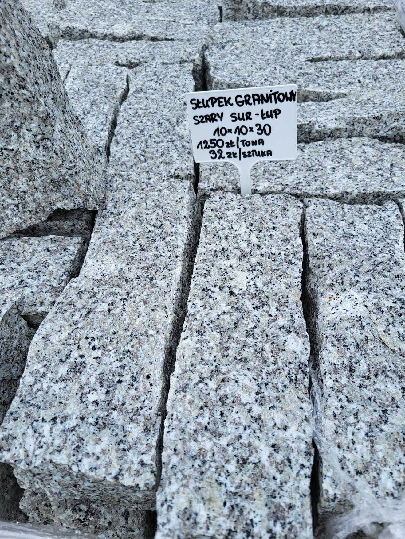 Słupek granitowy szary surowy łupany Granit murowy Kamień murowy szary