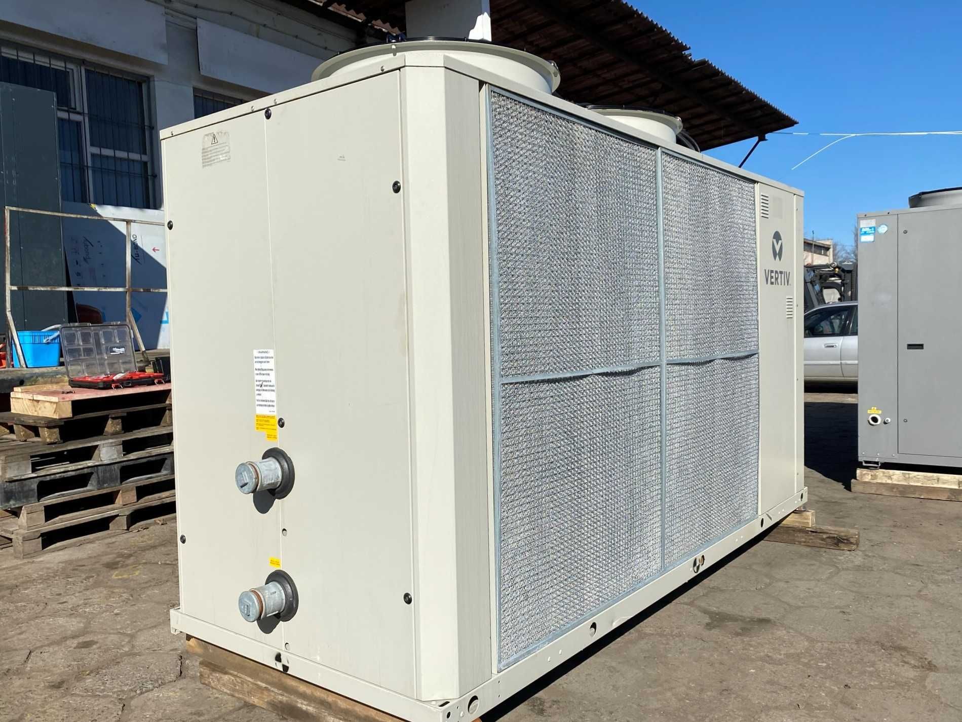 Agregat wody lodowej chiller Vertiv 120 kW z free cooling