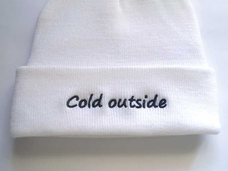 NOWA Biała czapka beanie z napisem Beechfield ciepła na jesień zimę