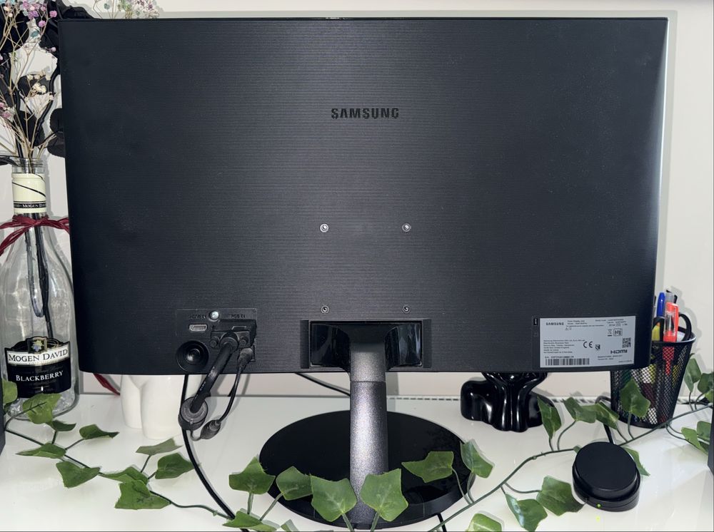 Monitor Samsung 24" SF35
