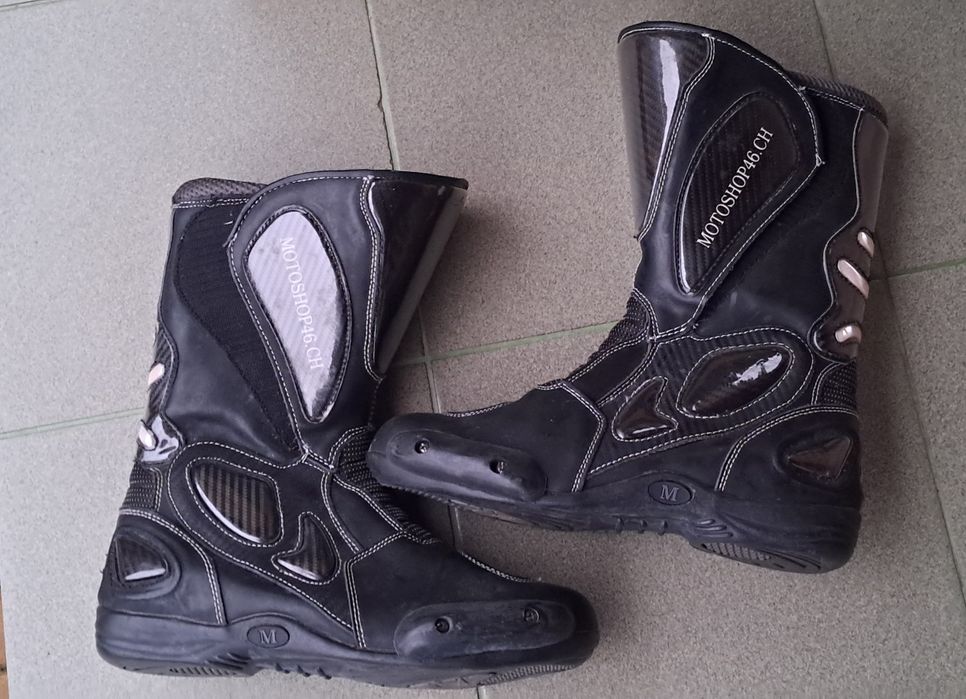 Продам мотоботи 42 розмір