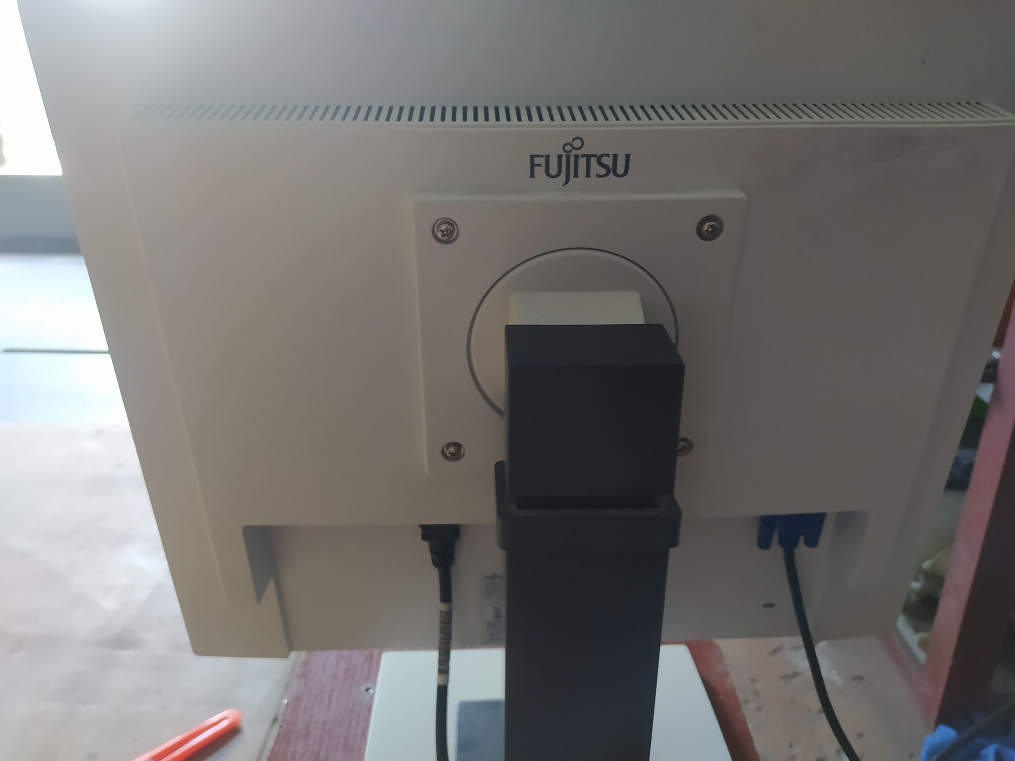 Продам монітор  Philips, Fudjitsu