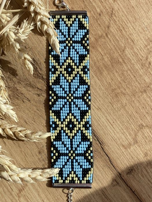 Браслет з бісеру