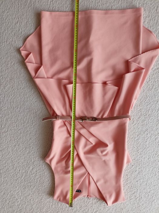 Sukienka z baskinką r. 38