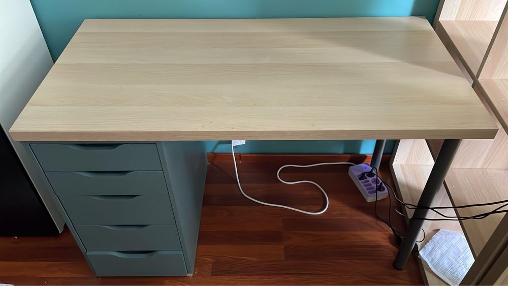 biurko Ikea z komoda