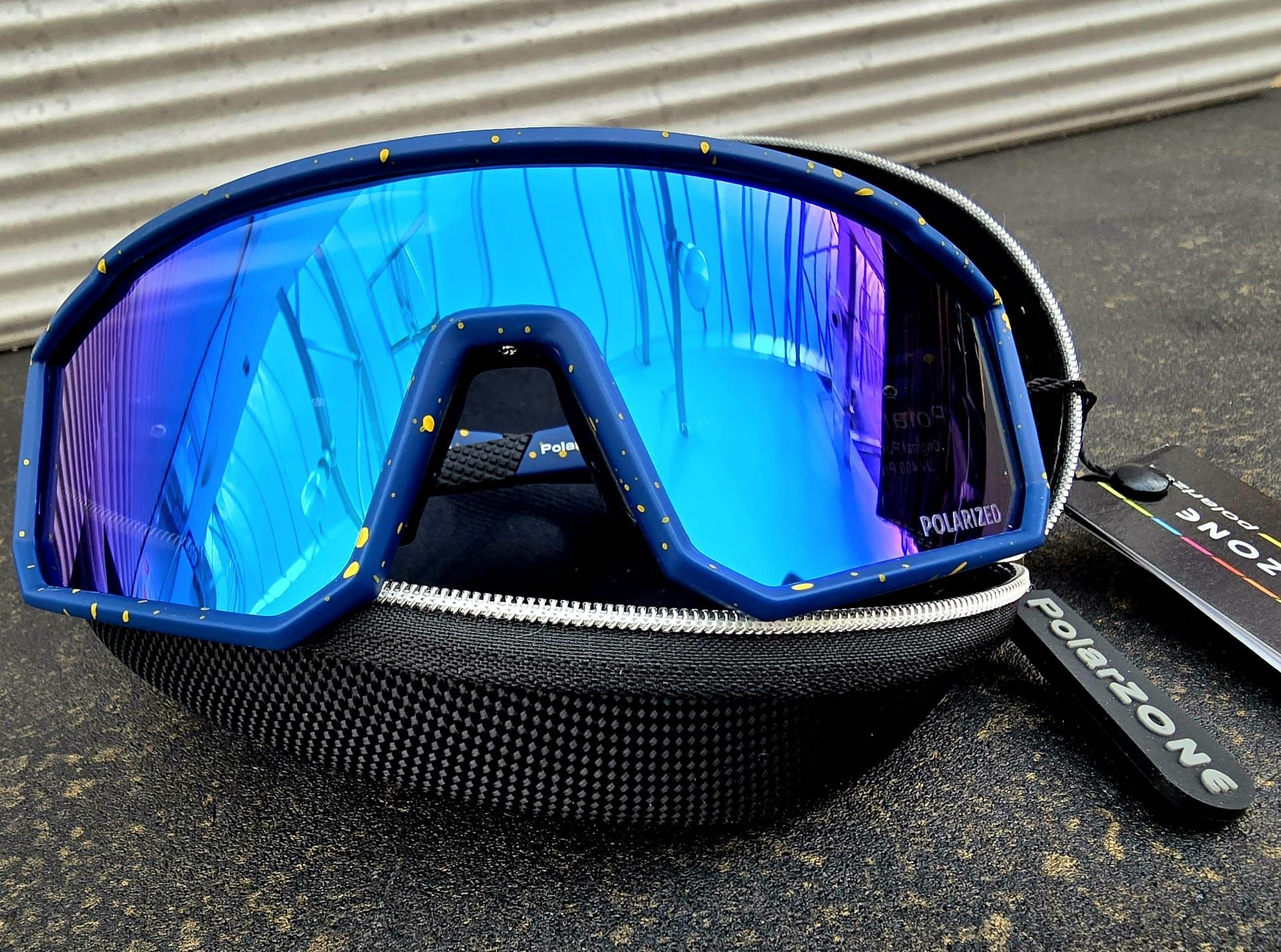 Polaryzacyjne okulary przeciwsłoneczne marki Polarzone nowe sportowe