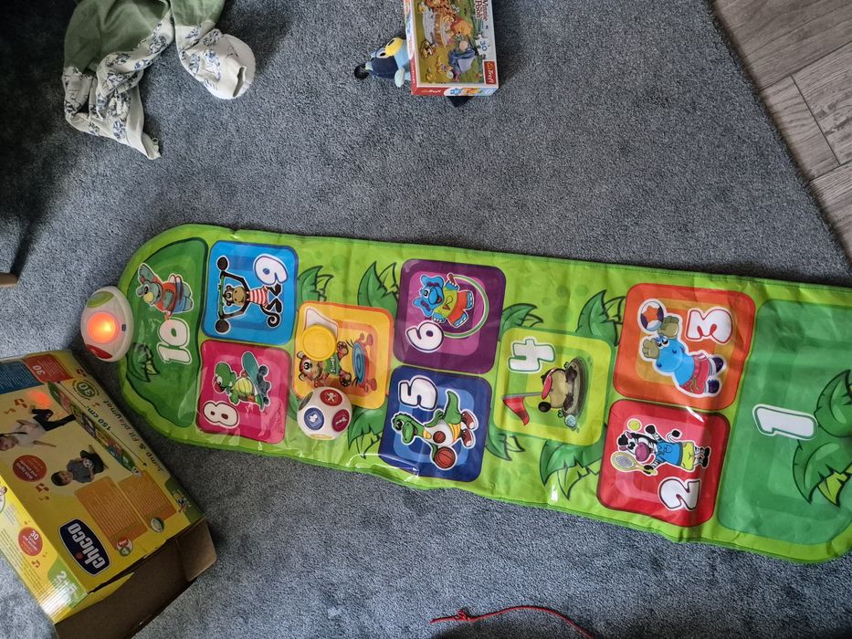 Mata grająca do zabawy Chicco