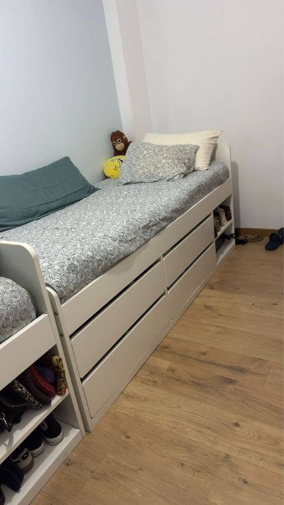 Cama Ikea solteiro c/arrumação