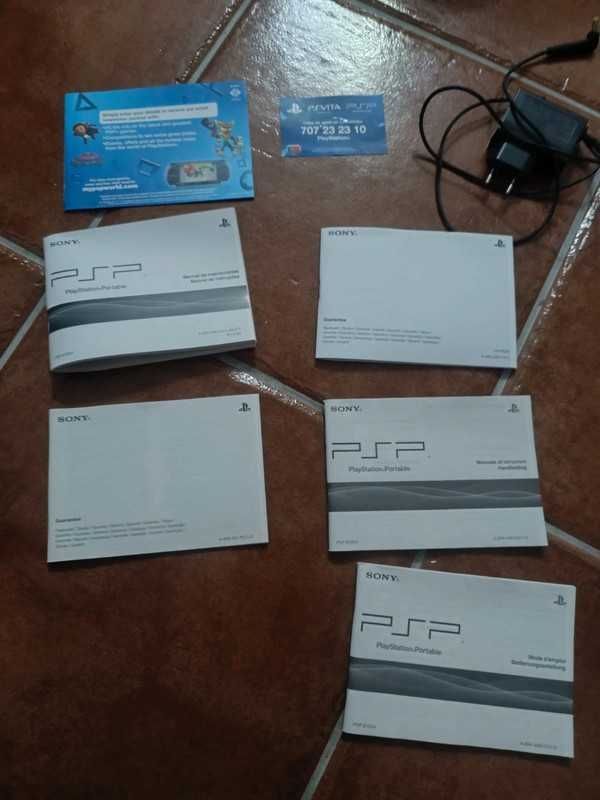 PSP com 8 jogos e acessórios