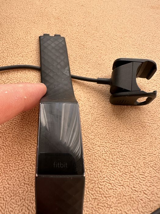 Fitbit sense versa charge3 uszkodzone