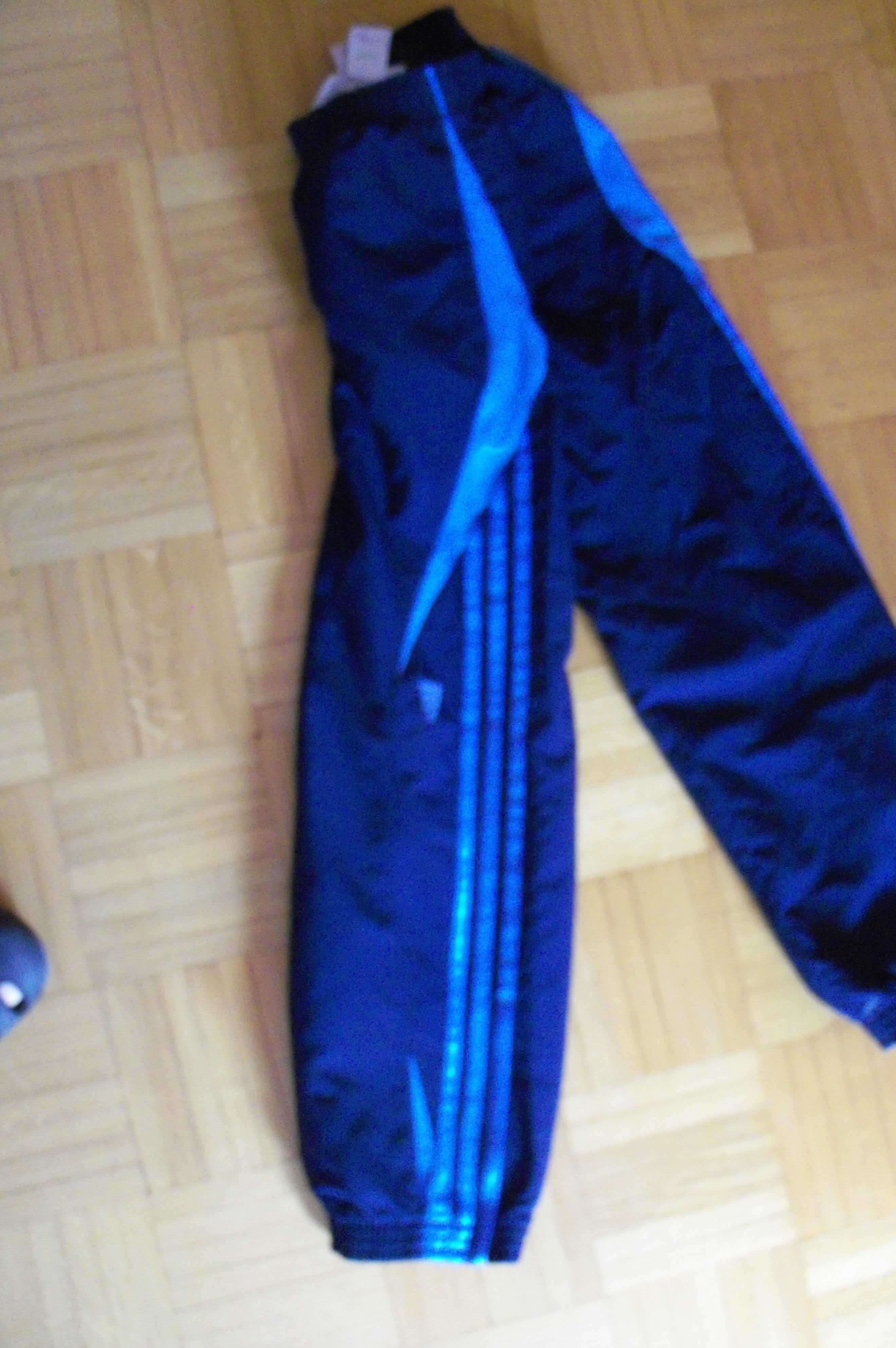 ADIDAS granatowe spodnie dresowe na podszewce chłopięce rozm.146-152