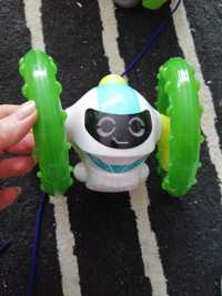 Dumel fikajacy robot