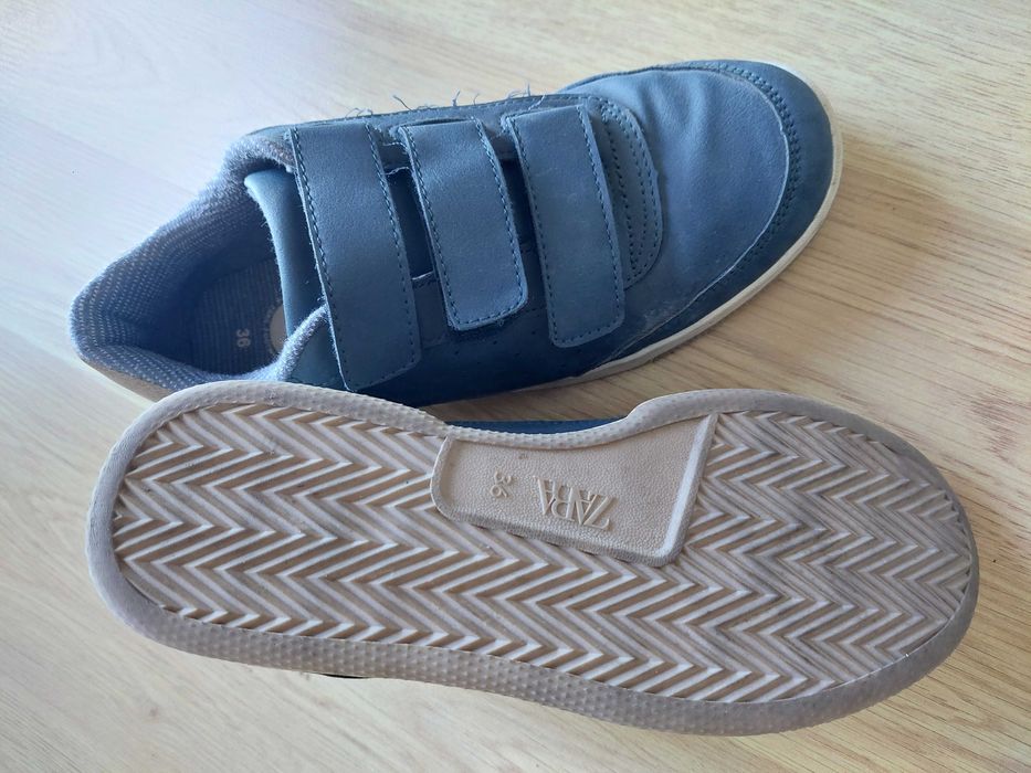 Sapatos / tenis Zara