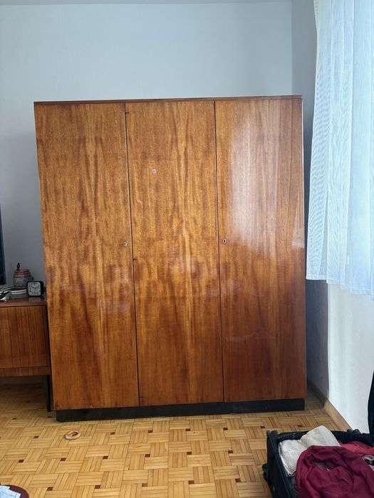 Duża szafa trzydrzwiowa i Komoda na wysoki Połysk