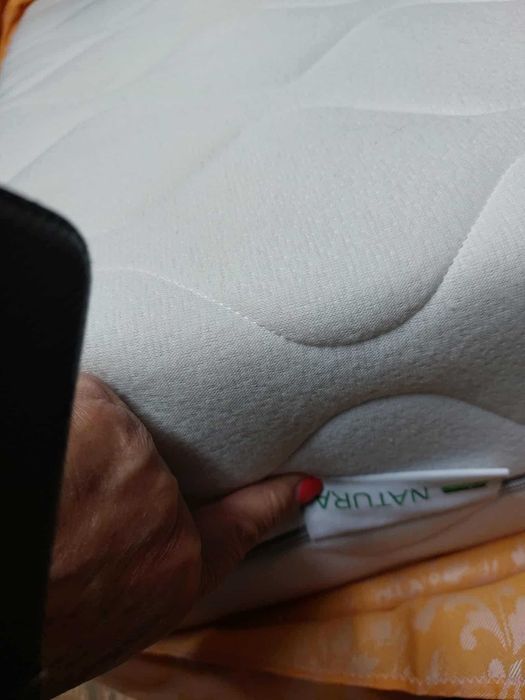 Łóżko drewniane z materacem 90x200