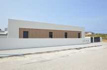 Praia Assenta - Moradia Térrea T3+1 Inserida Terreno 602 M²