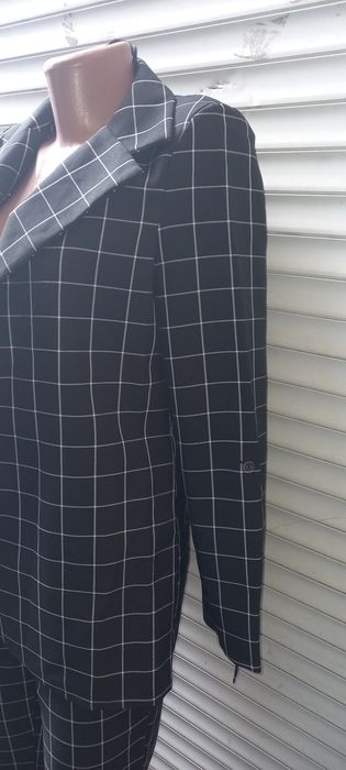 Продам брючный костюм