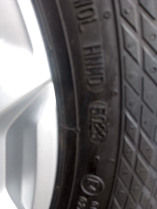 Koła wielosezonowe Renault Trafic Vivaro 215/65R16c Continental Jak No