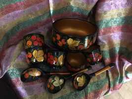 miska ,kubki łyżki -drewniane z wzorem malin-Chochłoma