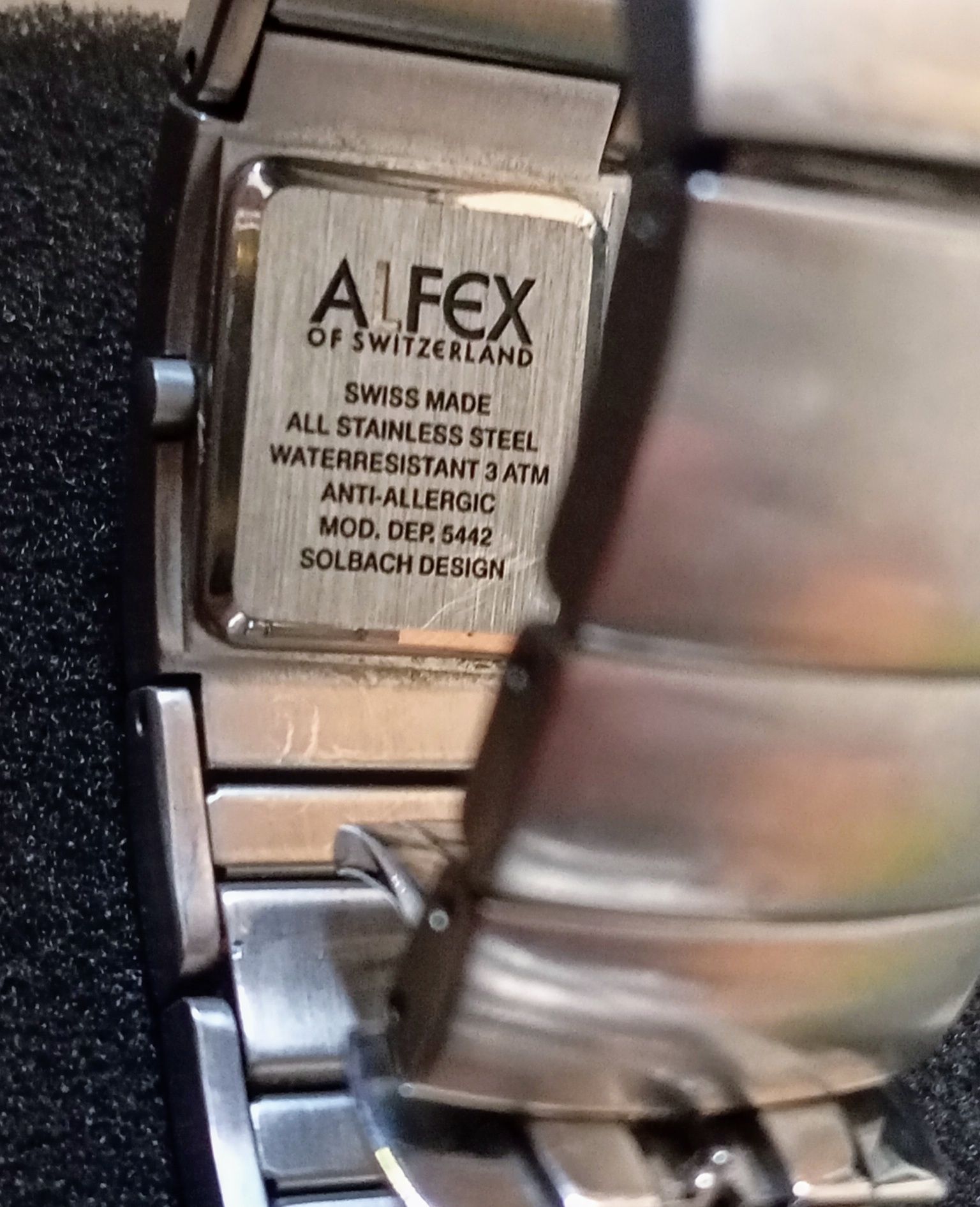 Relógio Alfex 5442.