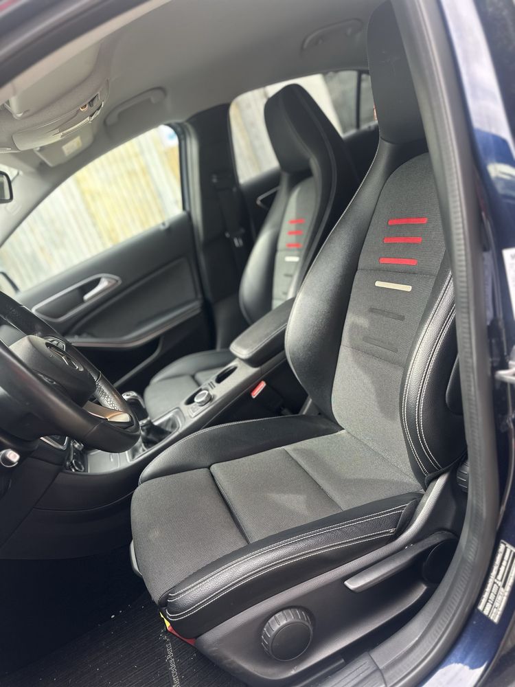 Mercedes A180 Ano 2018 ( Versao Full Led )
