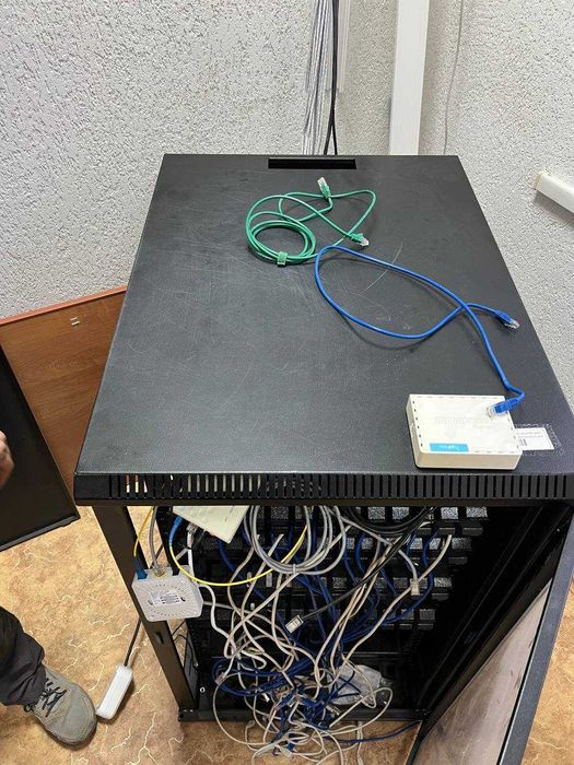 Серверний шкаф 21u