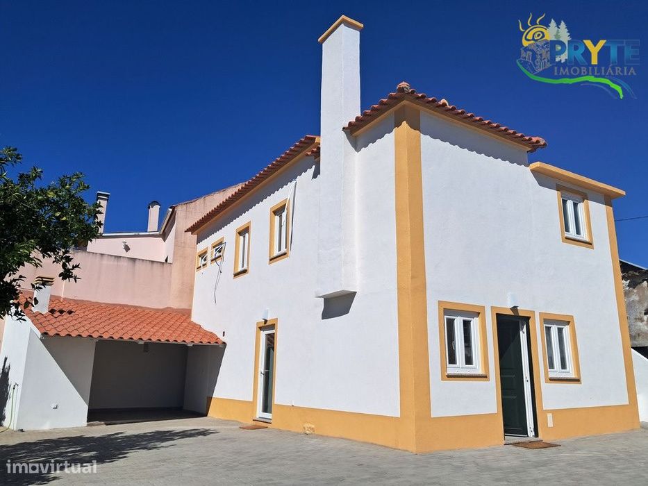Moradia T3 situada a 5 minutos da vila da Sertã.