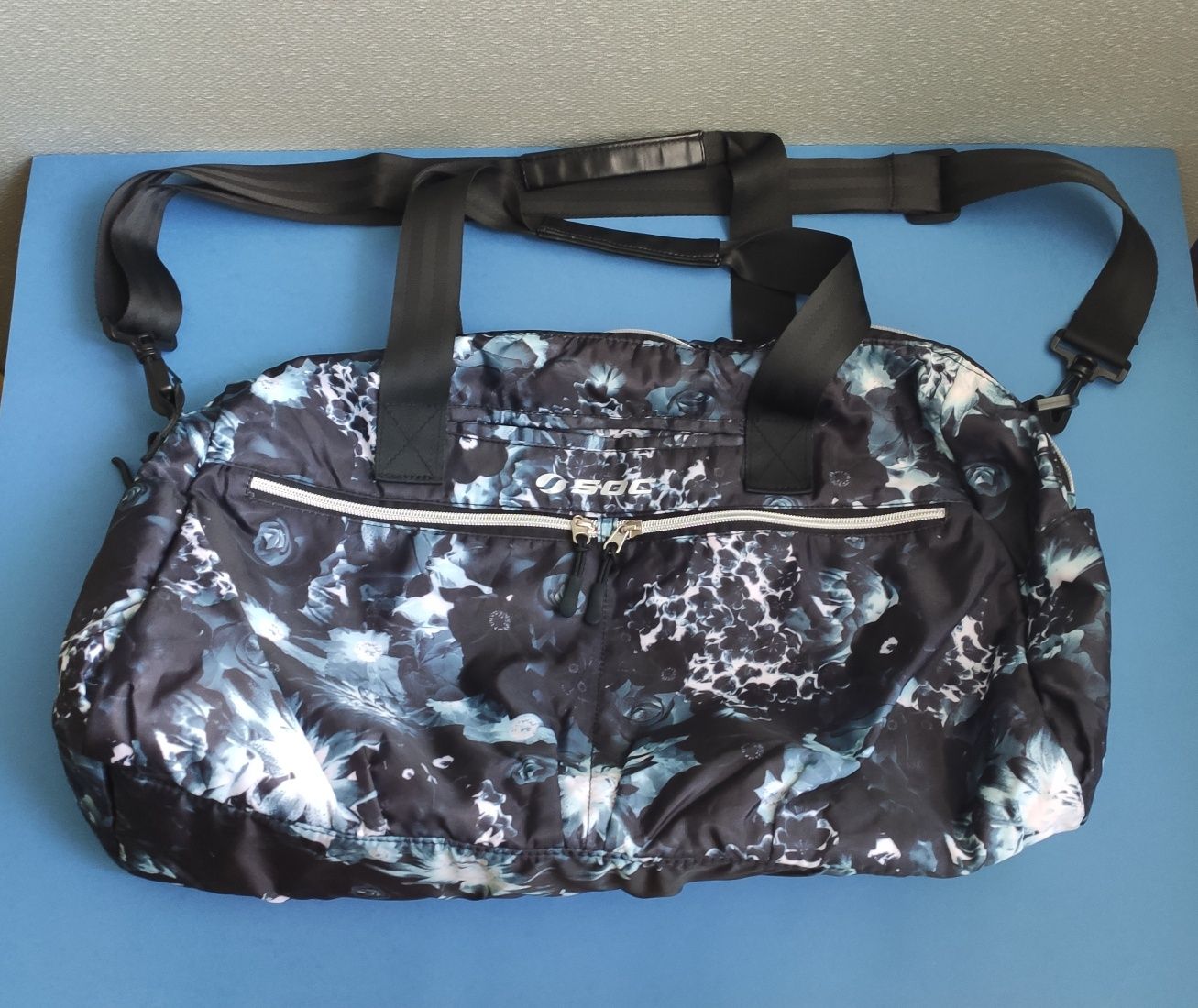 Torba damska sportowa SOC wzór black flowers