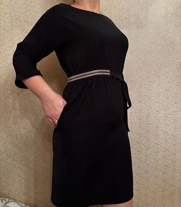 Чорна елегантна сукня