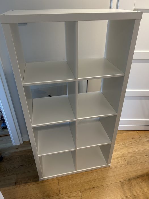 Biały regał ikea