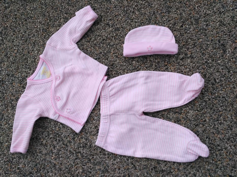 Komplet wcześniak 44 spodnie kaftanik czapeczka kaftan czapka spodenki