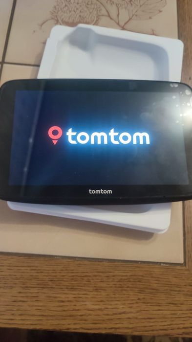 Продається GPS навігатор TomTom.