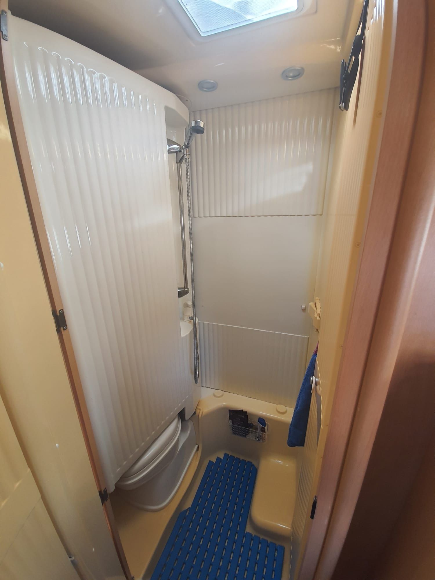 Autocaravana Dethleffs 6 lugares
