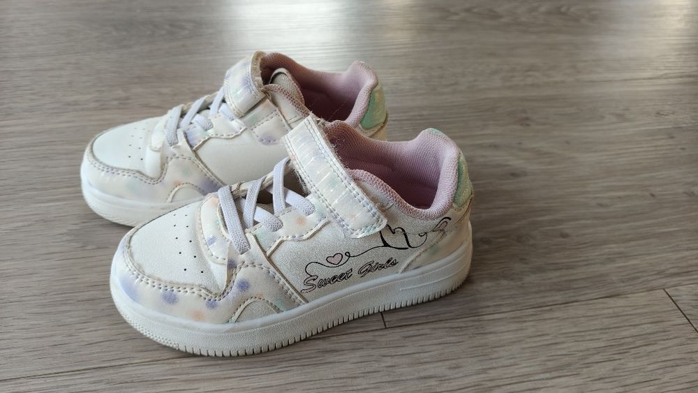 Adidasy dla dziewczynki rozm. 27