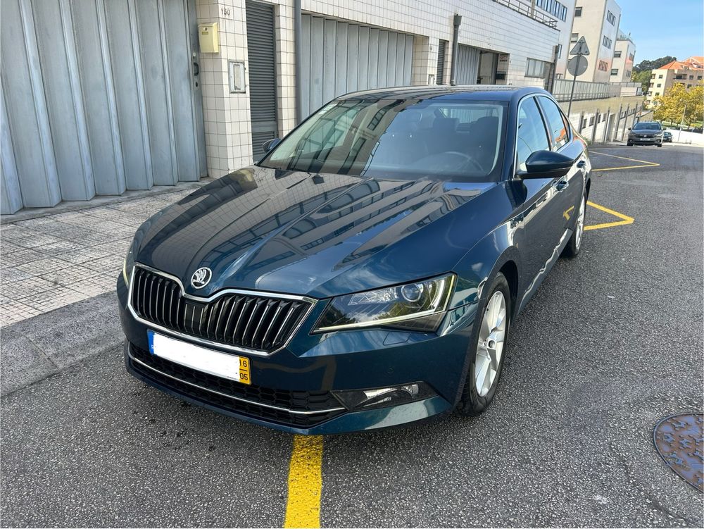 Skoda Superb Limo 2.0Tdi 190cv DSG Style - c/ 145.000kms