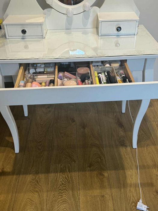 Toaletka Ikea Hemnes
