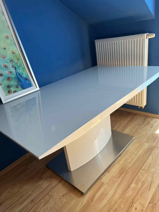 Stół z krzesłami do salonu / jadalni