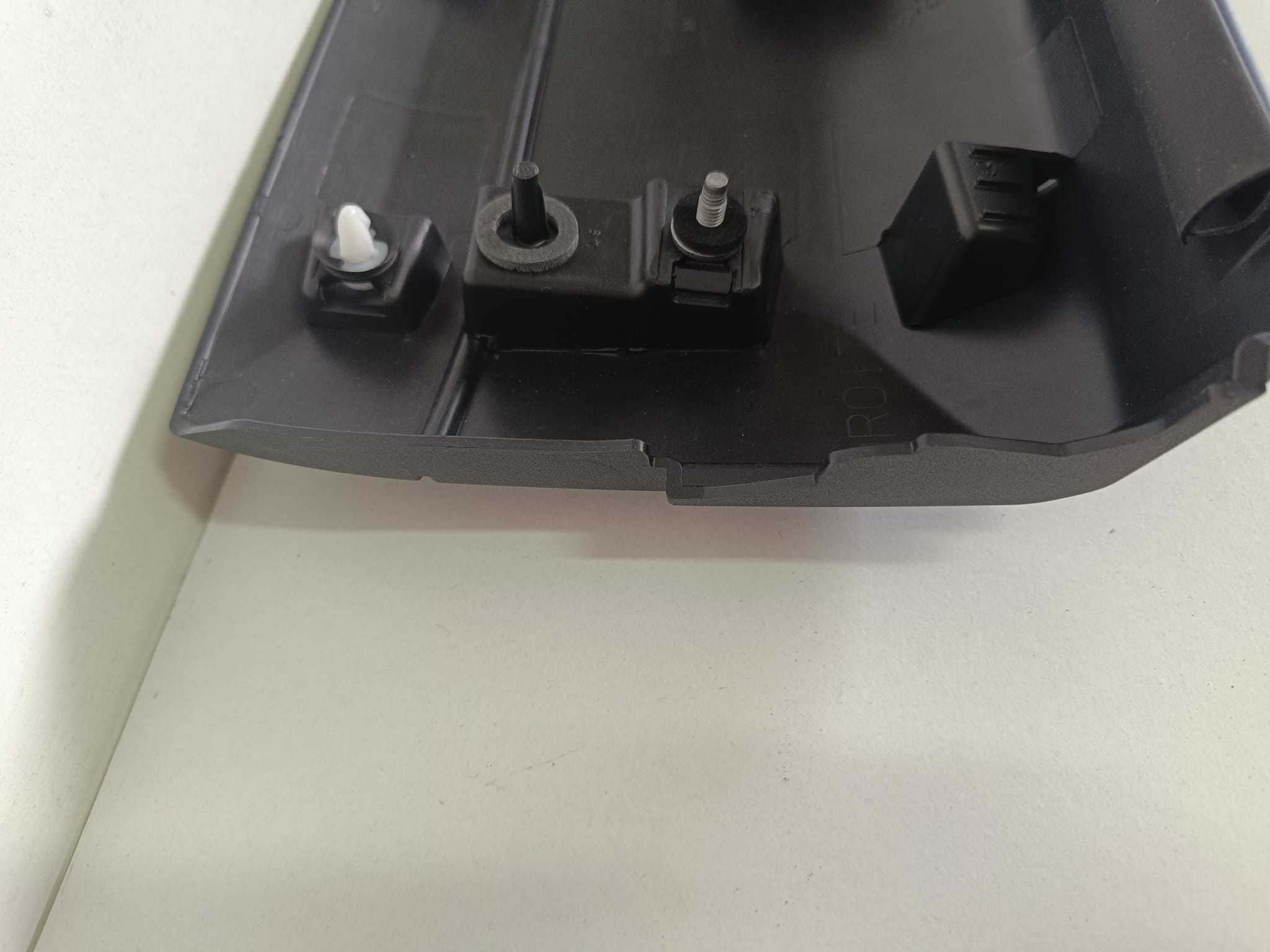 Friso Porta da frente lado esquerdo - Peugeot 2008 II  128018