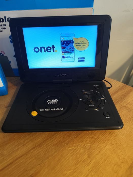 Dwa Przenośne Odtwarzacze DVD GoMedia 9808 z dużym ekranem 9.8 cala .