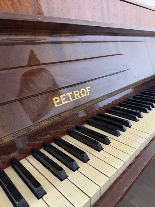 Pianino PETROF 2010