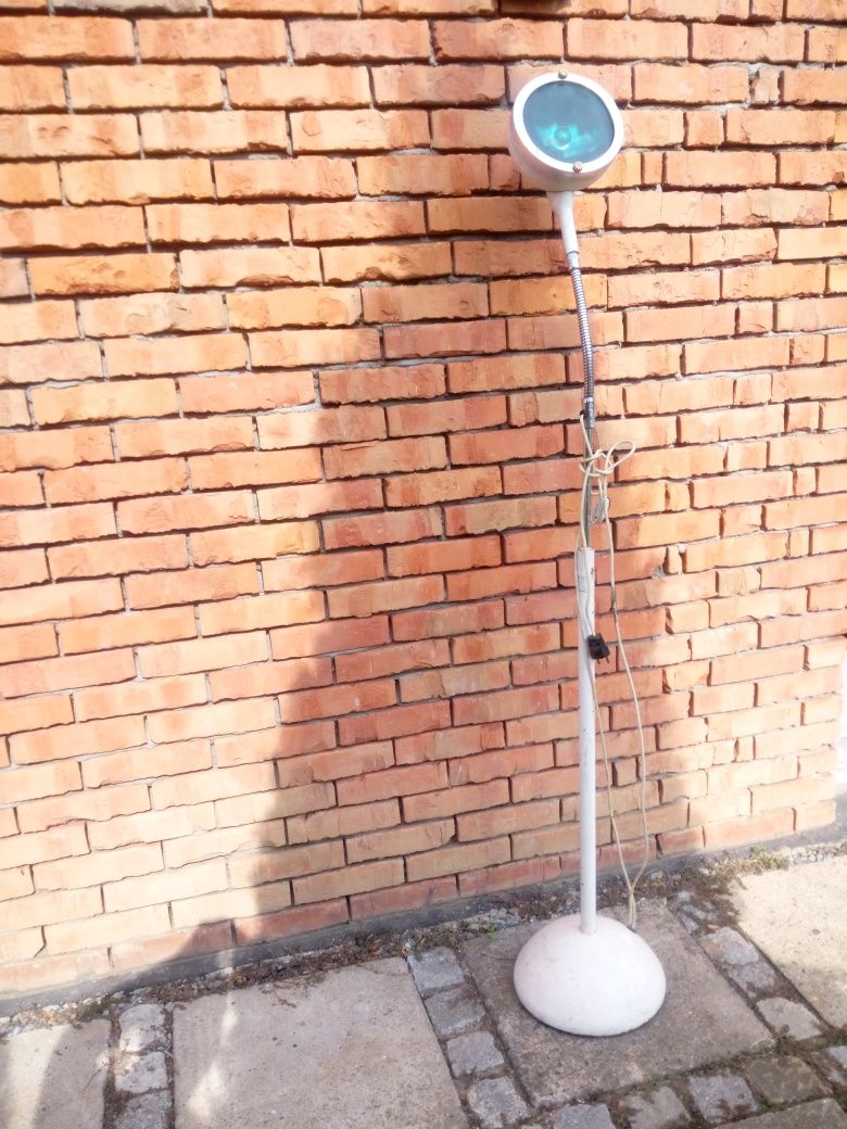 Lampa medyczna zabytek PRL .