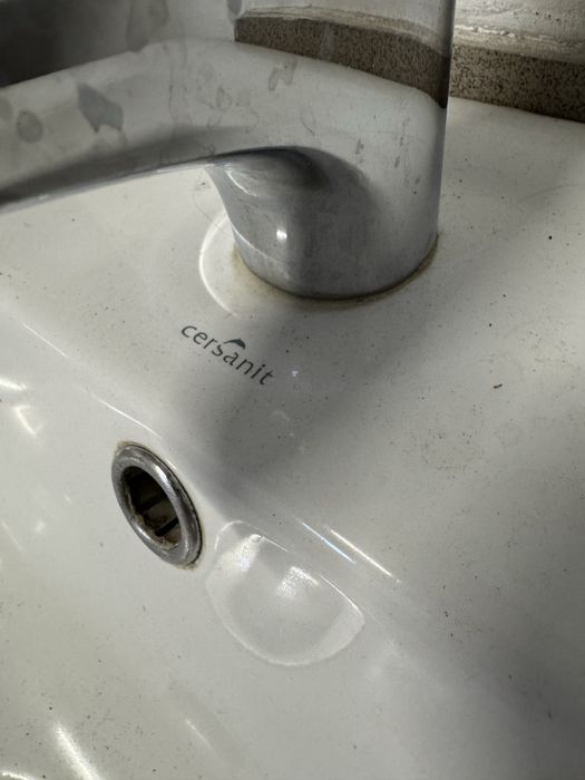Sprzedam szafkę z umywalką Cersanit i baterią Oras