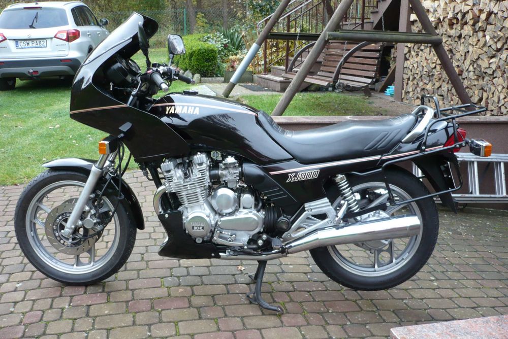 Motocykl Yamaha XJ 900
