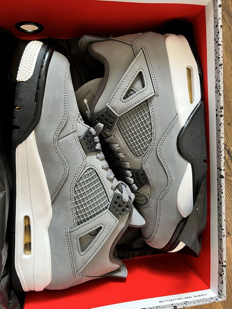 Air Jordan 4 Retro, rozmiar 42, nowe