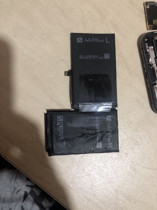 Продам батарею xs max