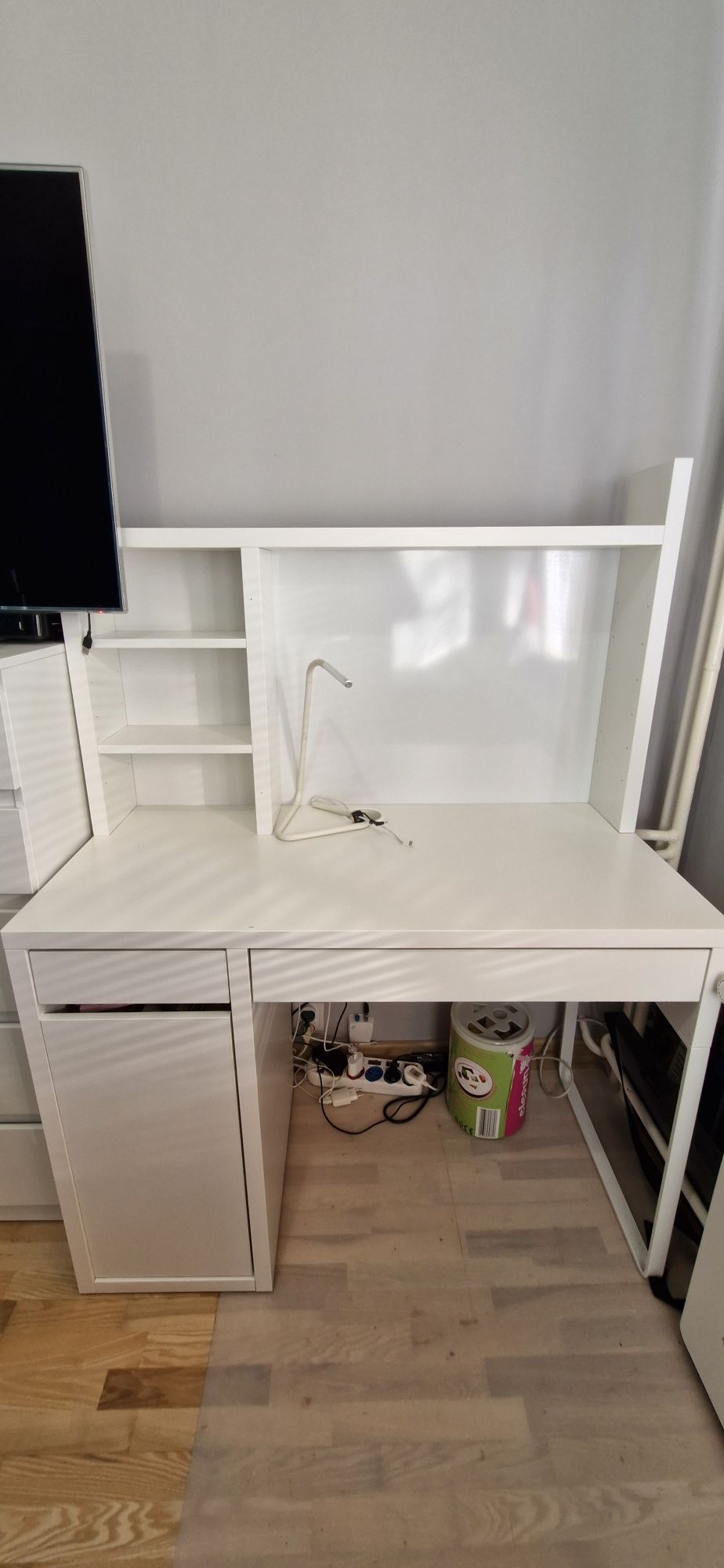 Sprzedam biurko Micke Ikea z nadstawką