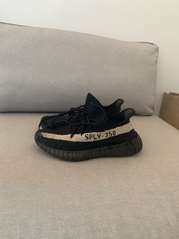 Yeezy Boost 350 Black